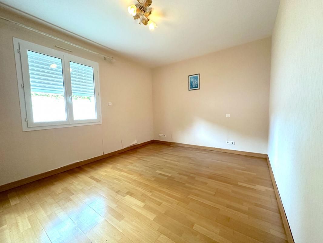 THOUARE-SUR-LOIRE Maison 4 pièce(s) 84 m2 + annexe 4