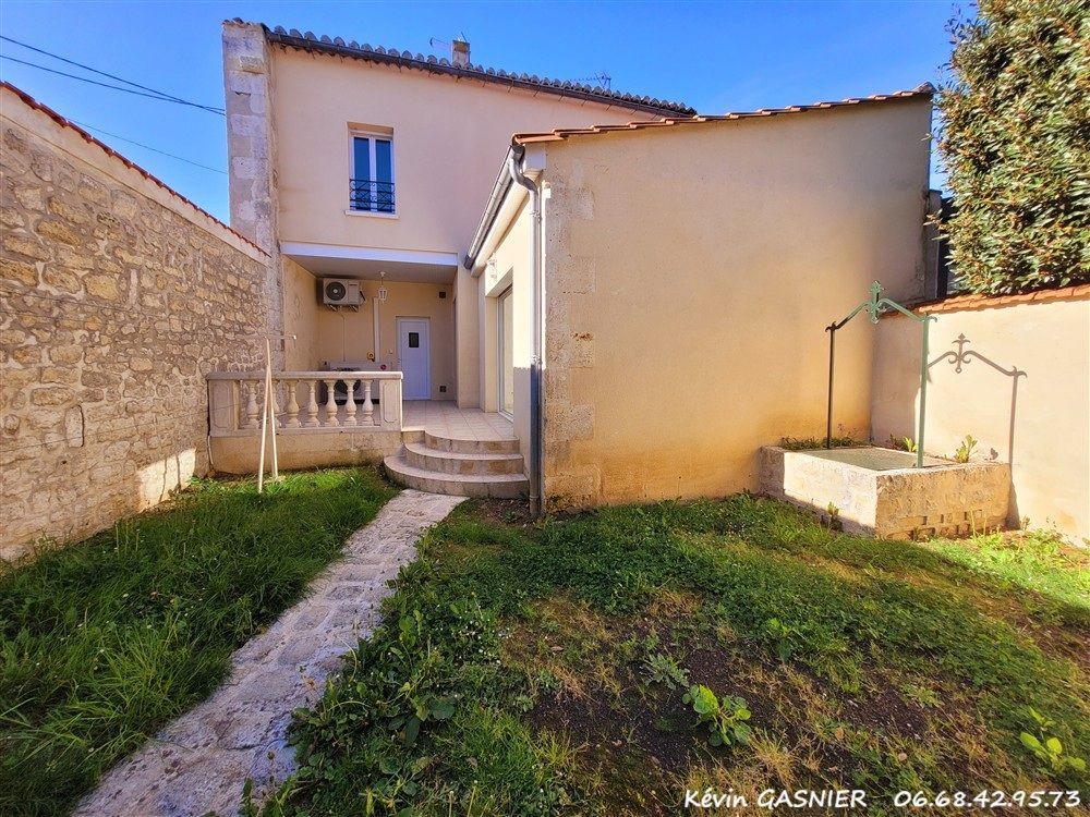 L'ISLE D'ESPAGNAC (16340) : Maison de 112m2 + grange de 70m2 et garage