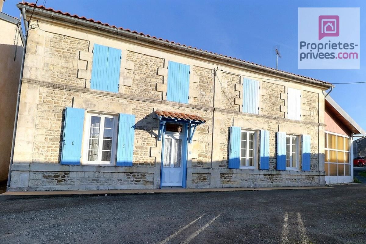 Bel Ensemble Immobilier à proximité de Surgères, Tonnay-Boutonne et Saint Jean d'Angély