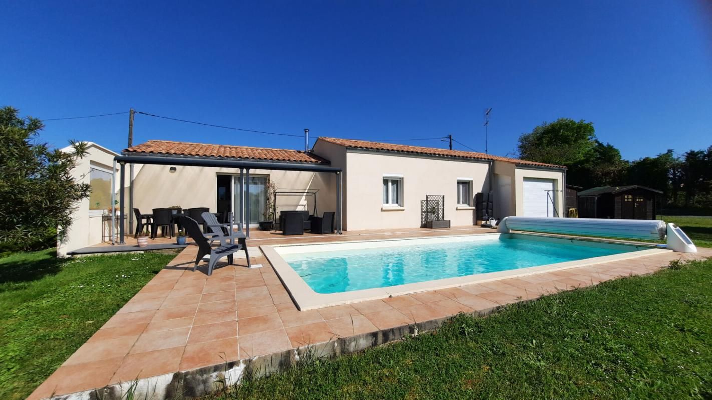 Maison plain-pied 3 chambres piscine