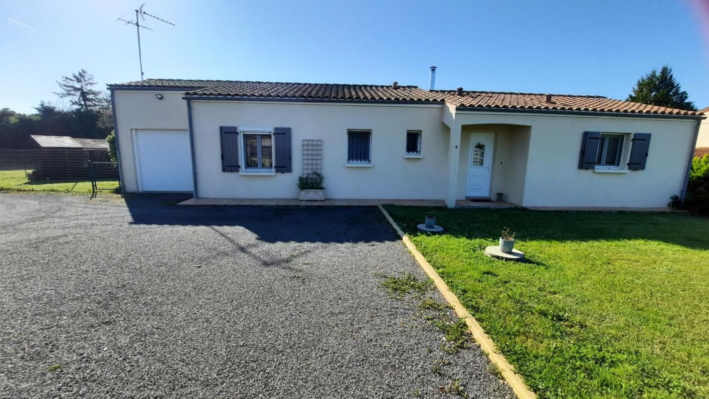 GUITINIERES Maison plain-pied 3 chambres piscine 3