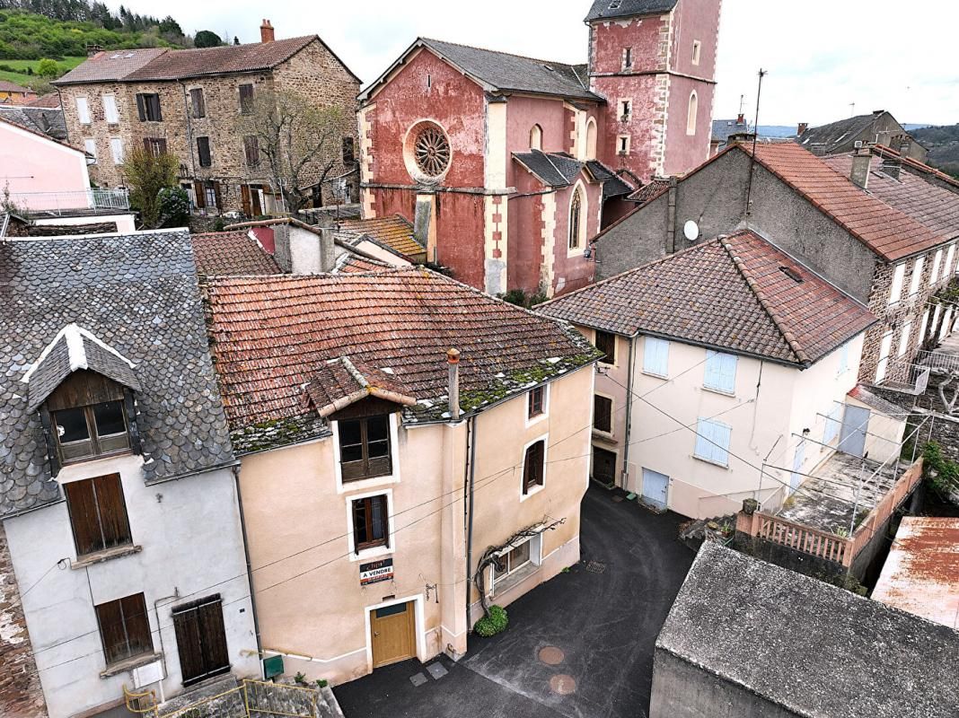 BROQUIES Maison 6 pièces type 4 de 110 m2 + maison de 70m2 en R+1 2