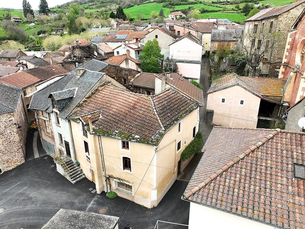 BROQUIES Maison 6 pièces type 4 de 110 m2 + maison de 70m2 en R+1 3