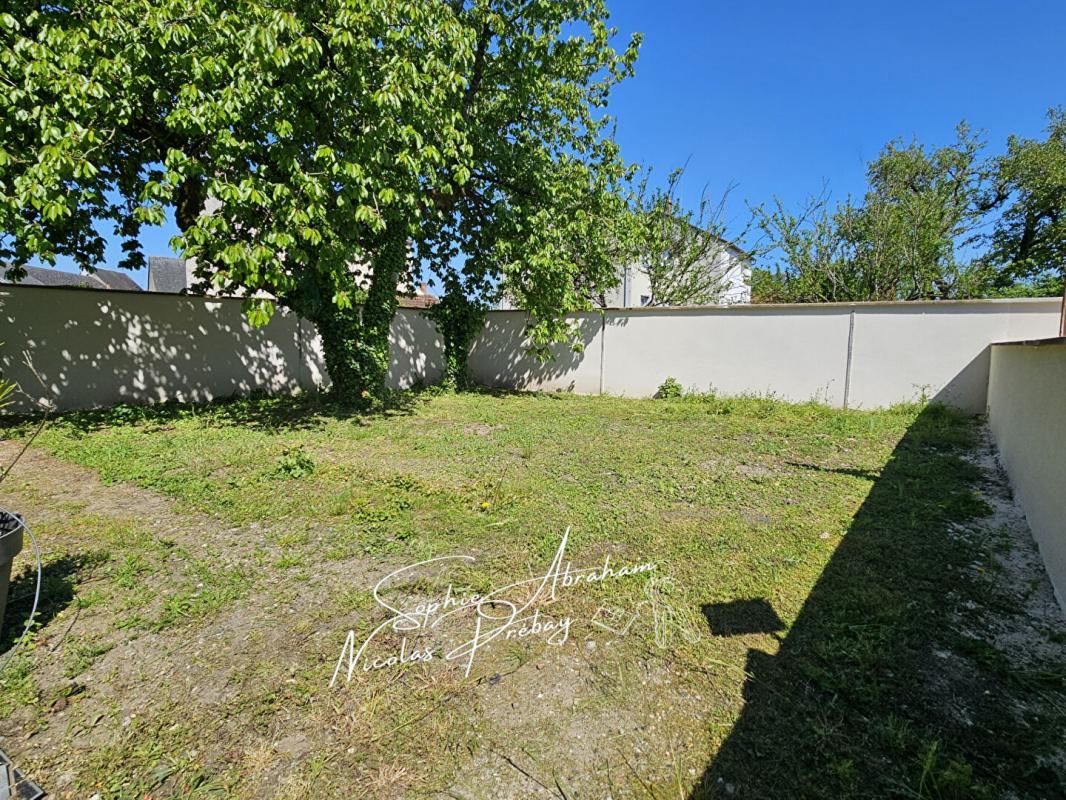 TOURY Maison rénovée avec jardin 2