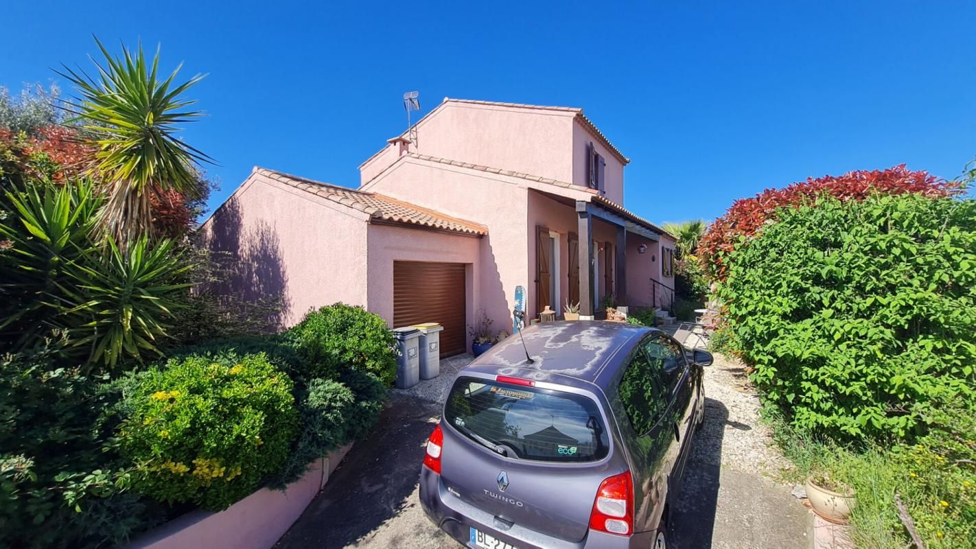 Villa type 5 de 4 chambres avec garage sur 411 m² de terrain