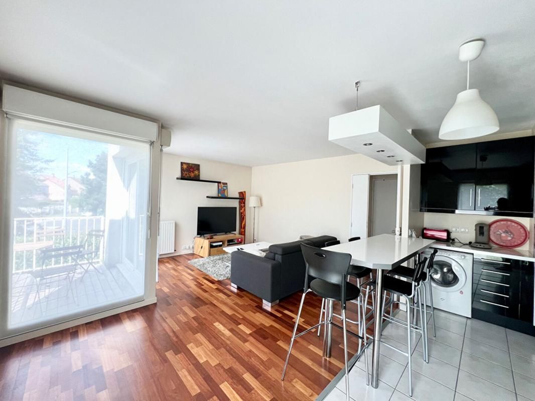 SAINTE-GENEVIEVE-DES-BOIS Appartement Sainte Genevieve Des Bois 3 pièce(s) 61.83 m2 2
