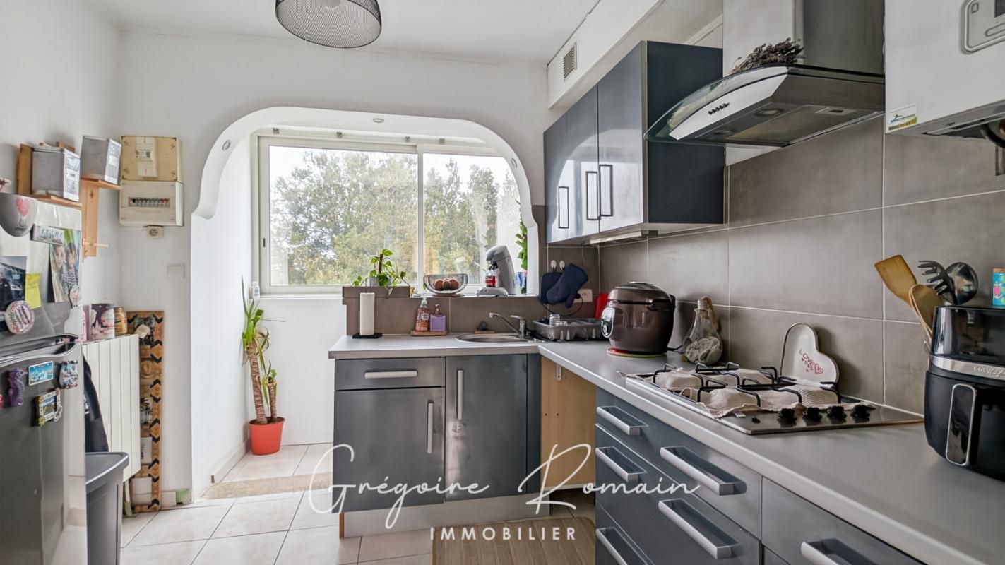 VITROLLES Appartement Vitrolles 4 pièces 69 m2 4