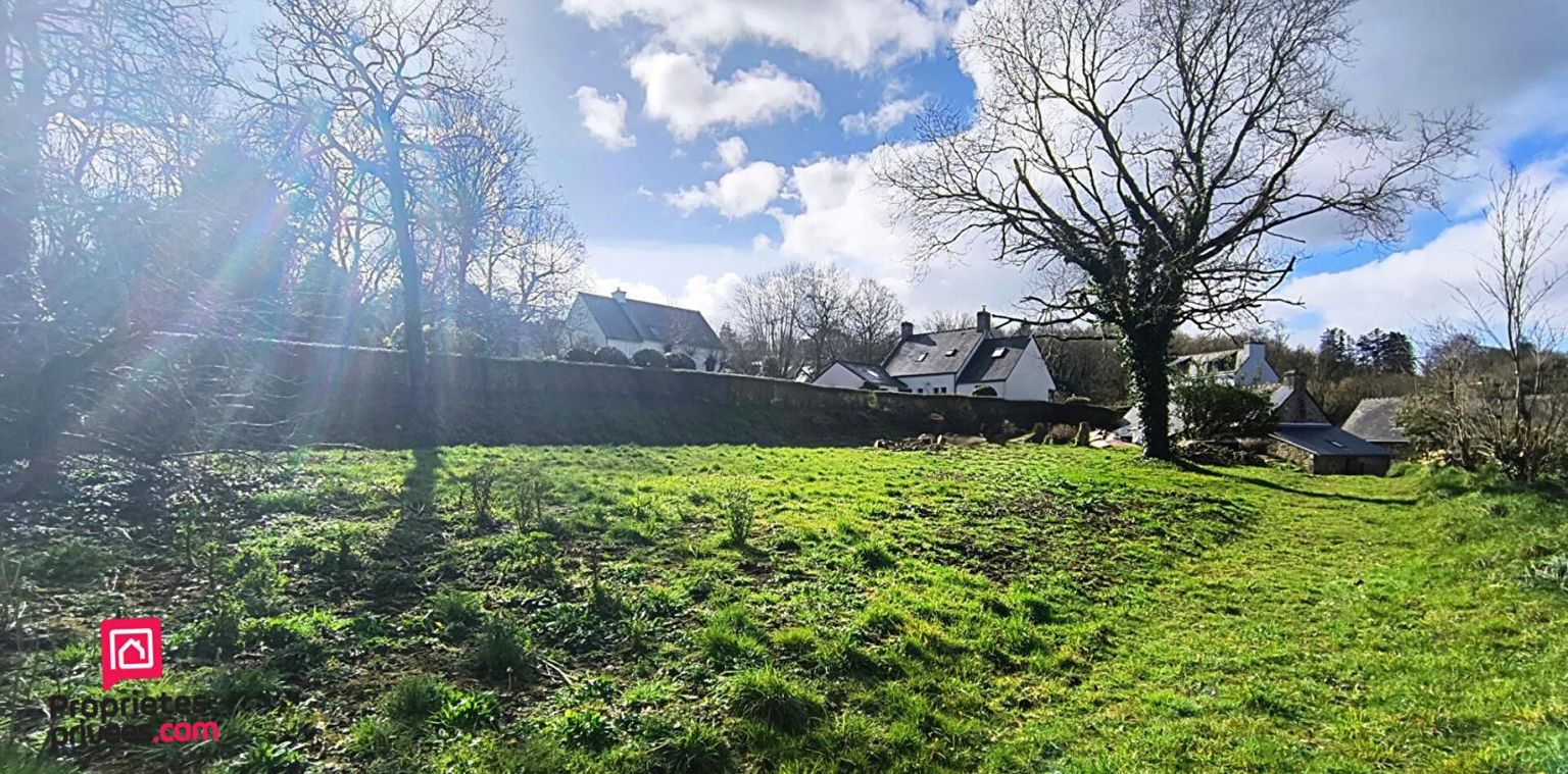 LOCRONAN Terrain constructible à Locronan 1034 m2 2