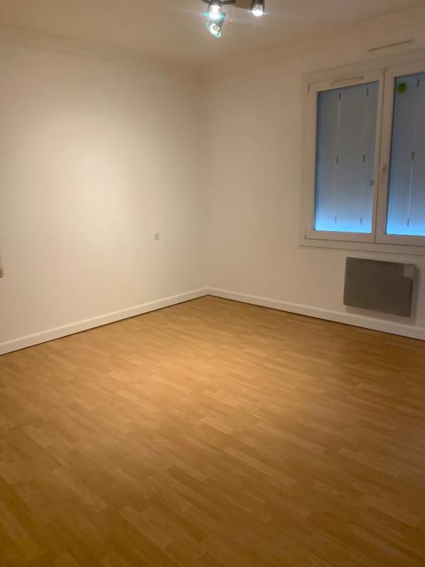 SAINT-ETIENNE-DE-BRILLOUET Maison Saint Etienne De Brillouet 6 pièce(s) 84 m2 3
