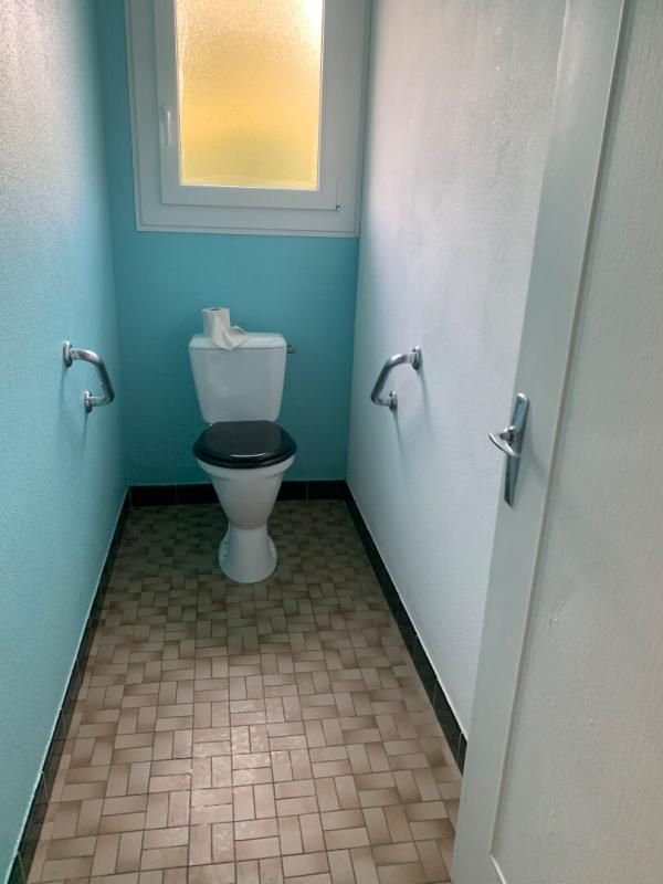 SAINT-ETIENNE-DE-BRILLOUET Maison Saint Etienne De Brillouet 6 pièce(s) 84 m2 4