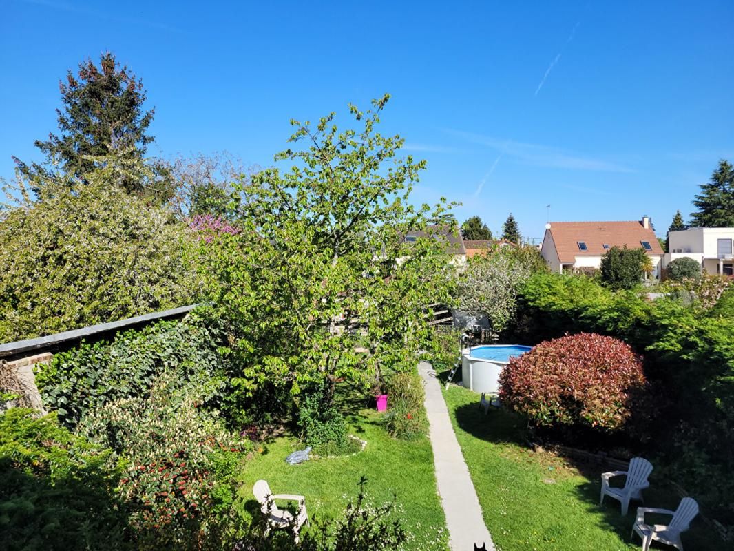 BRUNOY 91800- Brunoy- Quartier Bosserons. Maison -8 pièces 143 m²- Garage- Dépendance 2