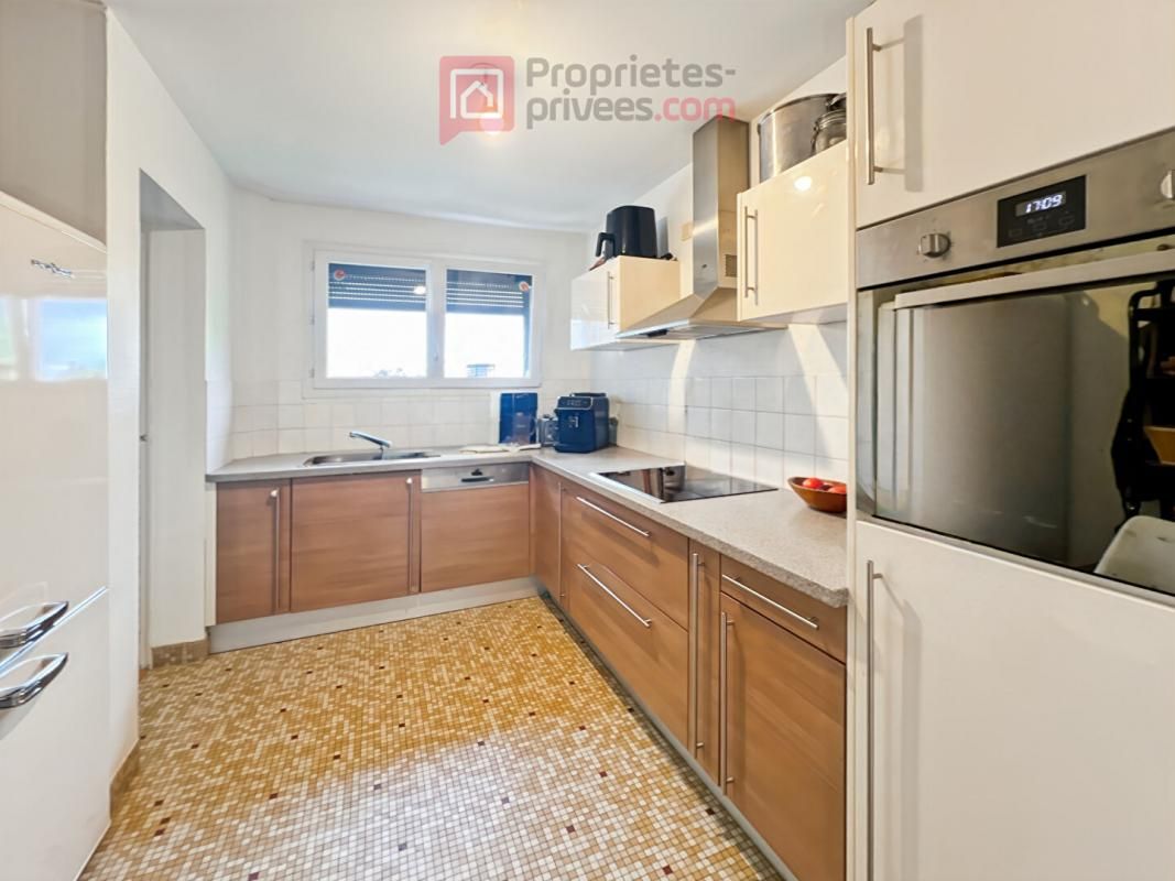 CHATEAUBRIANT Appartement Chateaubriant T4 pièce(s) 76 m2, 3 chambres, cave et parking 3