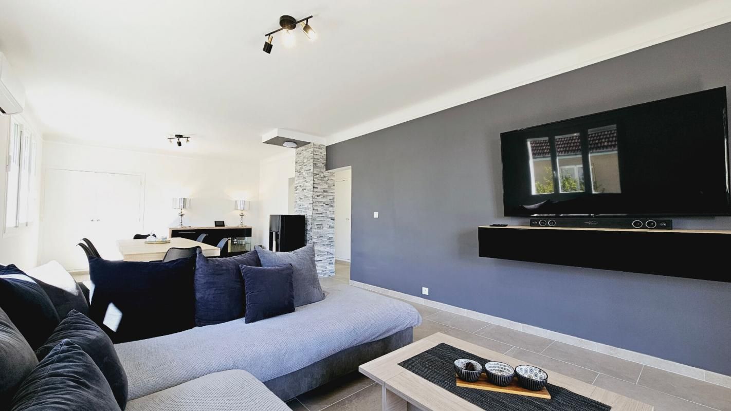 SAINT-DOULCHARD SAINT DOULCHARD MAISON DE 151M² 6 PIECES SOUS-SOL 2