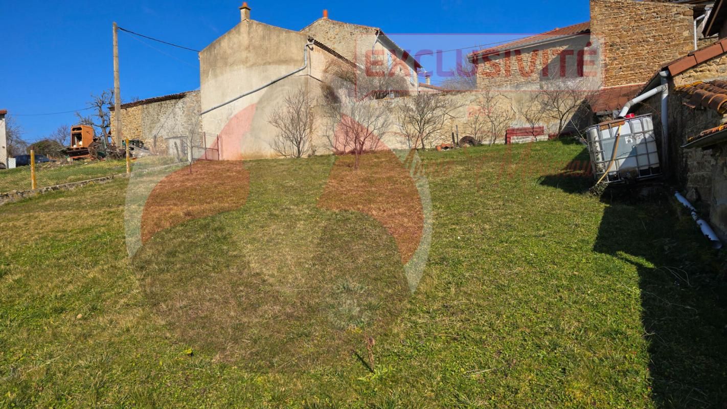 SAINT-JEAN-EN-VAL GRANGE (env 130 m²) + JARDIN 4