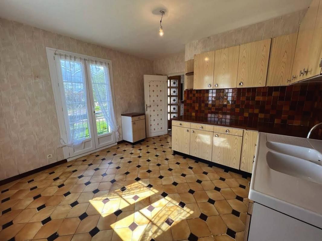 THIVIERS Maison Thiviers 5 pièce(s) 115 m2 2