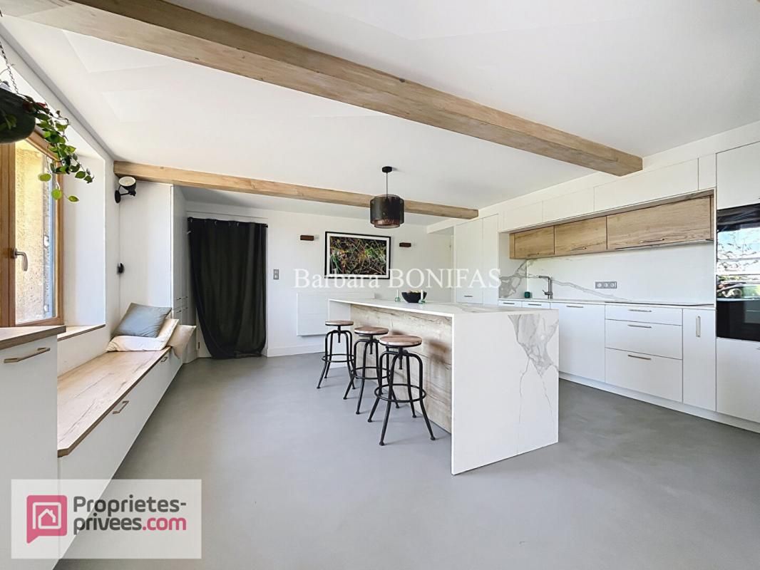 MONCLAR-DE-QUERCY Maison rénovée 6 pièces 202 m2 2