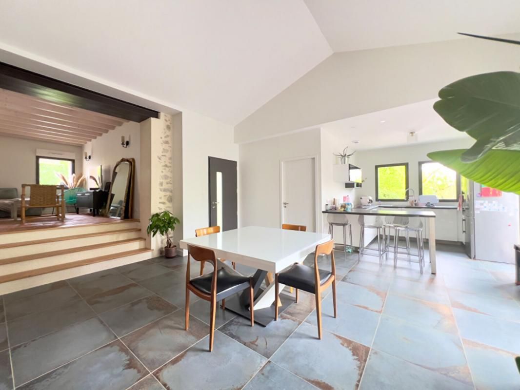 SèVREMOINE Maison Sevremoine 6 pièce(s) 139 m2 4