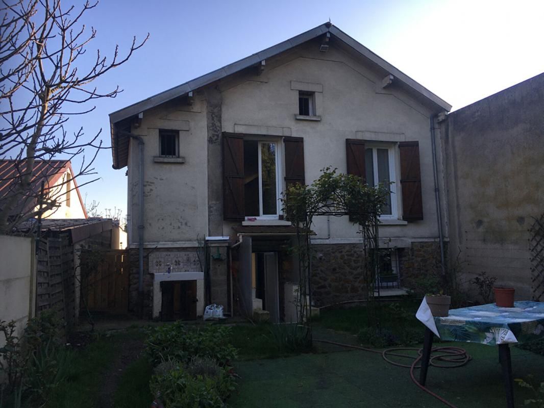 Maison 6 pièces rénovée de 92,55m2 avec double habitation à Bondy (93140) |Terrain 290m²| 2 stationnements privés