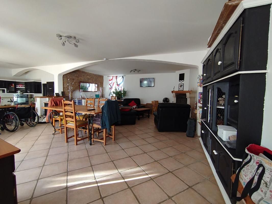 CHASSIGNOLLES Belle maison en pierre 3