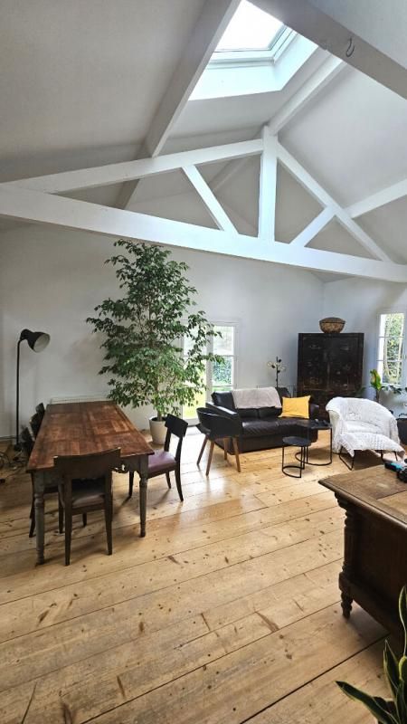MONTFORT-L'AMAURY Montfort l'Amaury 10 mn / Maison atypique de plain-pied / 4 chambres 3