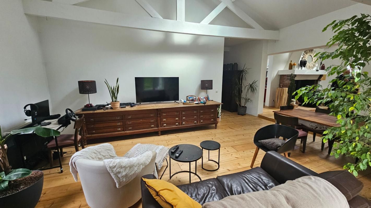 MONTFORT-L'AMAURY Montfort l'Amaury 10 mn / Maison atypique de plain-pied / 4 chambres 4