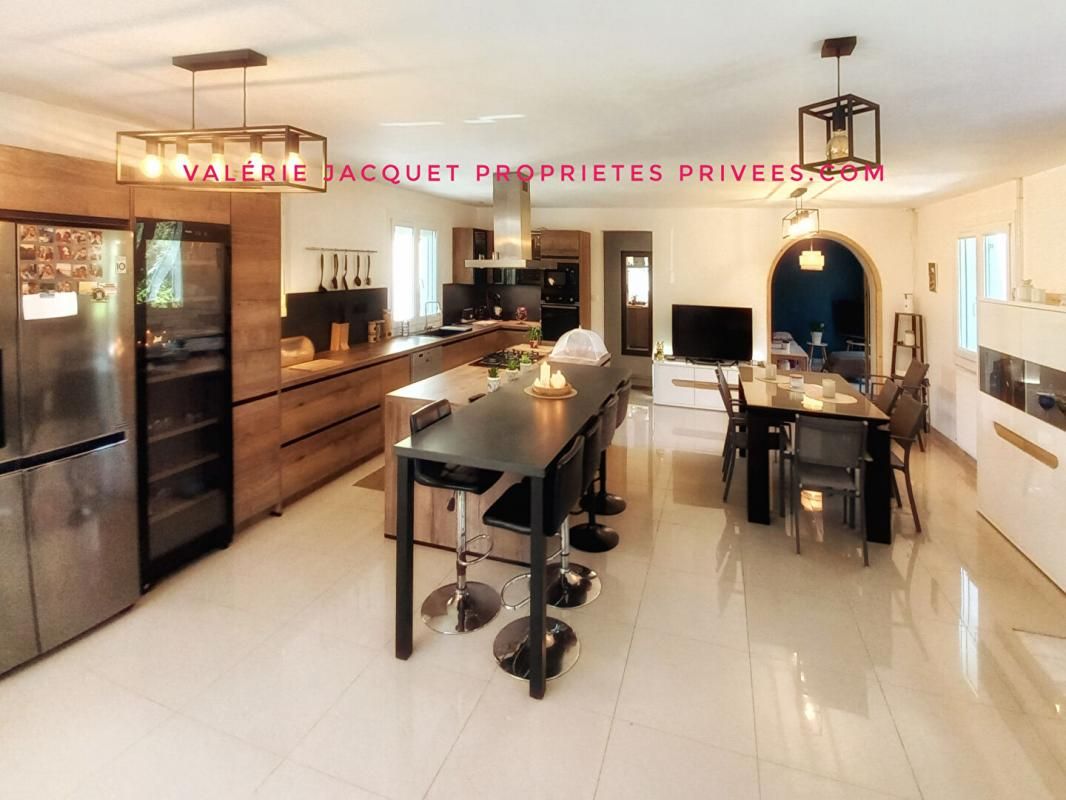 Maison 5 mn de Coutras 6 pièce(s) 170 m2