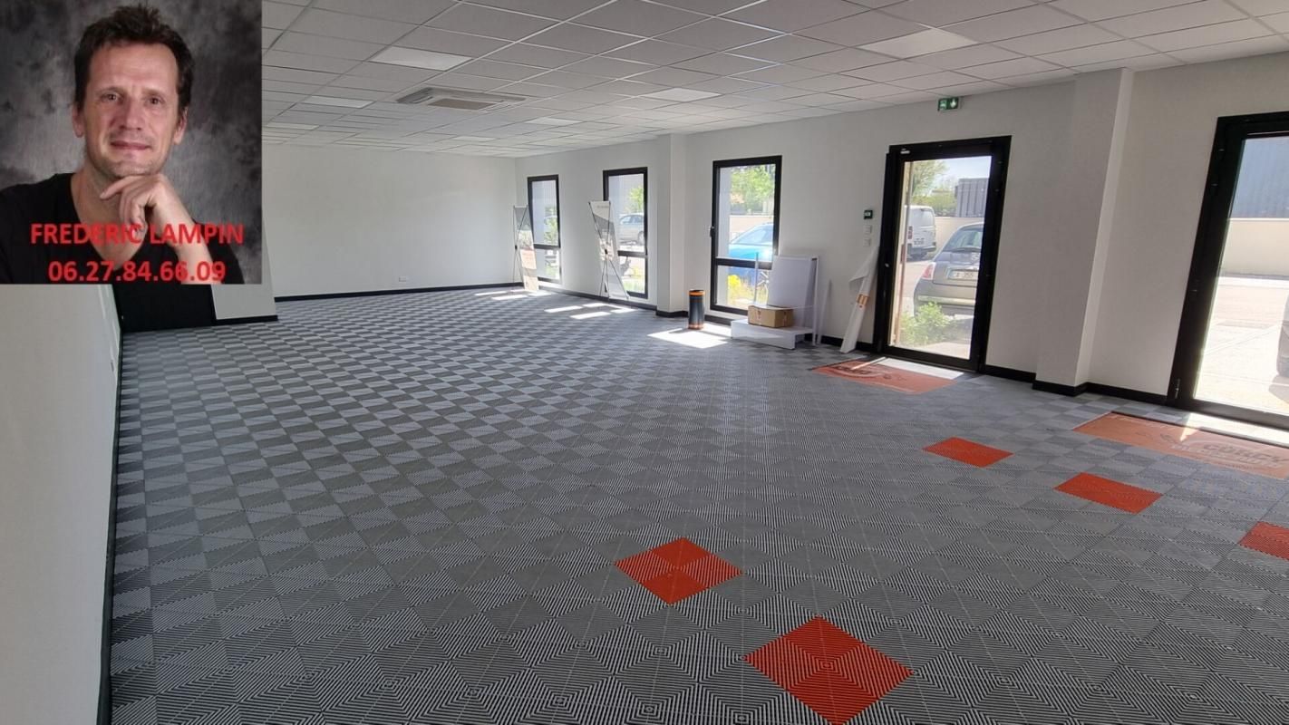 SAINT ANDRE DE CORCY - MURS COMMERCIAUX LIBRES 445 m²