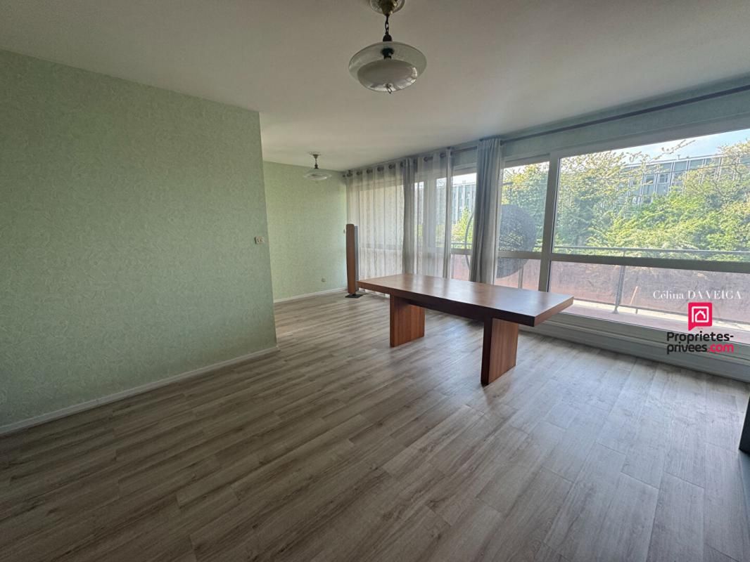 LILLE Appartement lumineux , 2 chambres, balcon+ cave +garage secteur Eurasanté, CHU 2