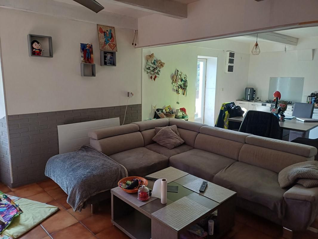 LES OLLIERES-SUR-EYRIEUX Maison en pierres de 120m² 4