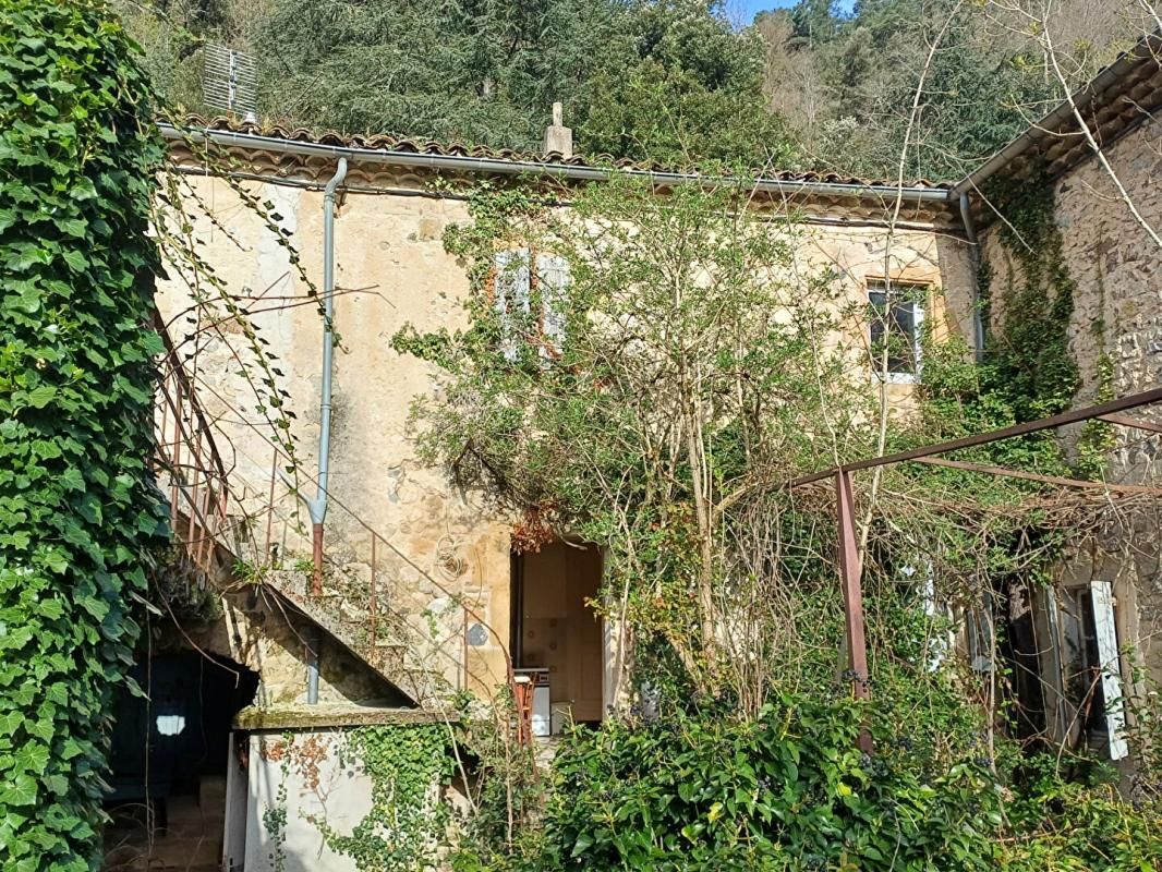 LES OLLIERES-SUR-EYRIEUX Deux maisons à rénover 3