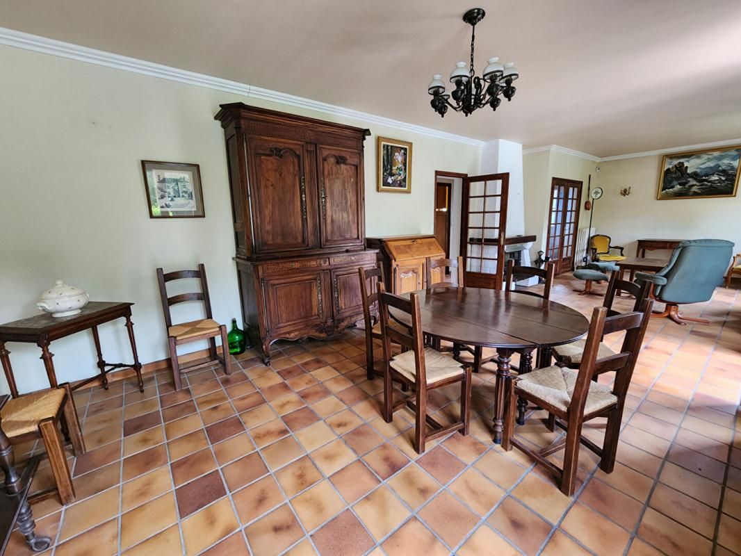 JOUE-LES-TOURS Maison Joue Les Tours 7 pièce(s) 216 m2 4
