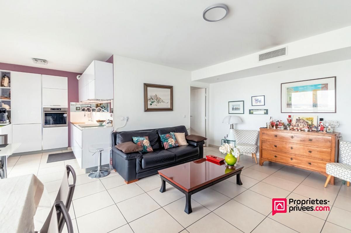 LA MULATIERE La Mulatière(69), VIAGER OCCUPE, appartement récent T4, 3 chambres, terrasse et garage 2