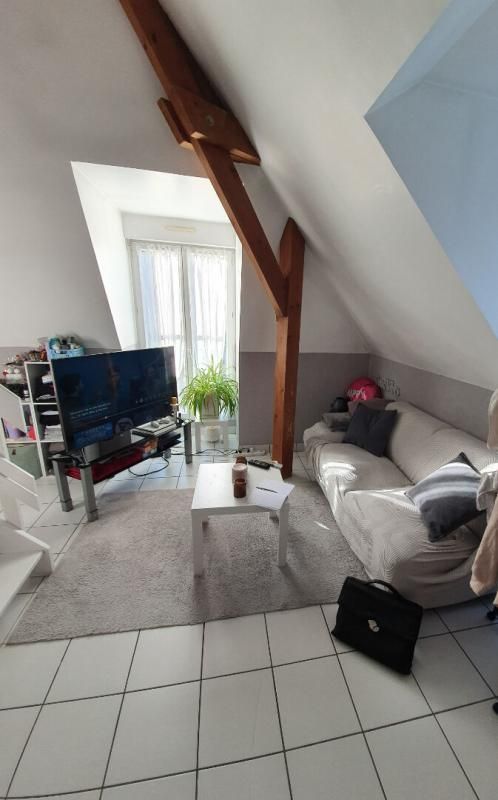 CHATEAUROUX Appartement T1 bis en duplex + parking 3