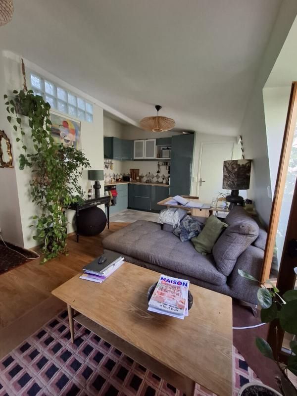 PARIS-19E-ARRONDISSEMENT Superbe 3 pièces 46m2 cadre bucolique des Buttes Chaumont Paris 2