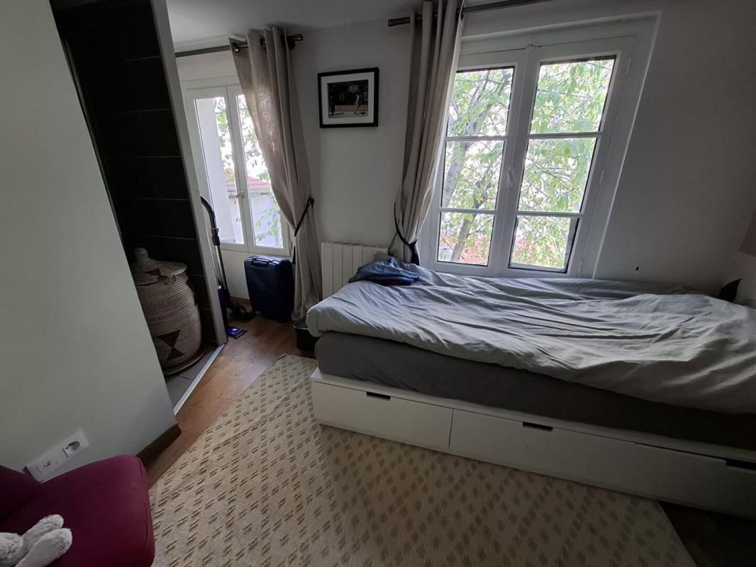 PARIS-19E-ARRONDISSEMENT Superbe 3 pièces 46m2 cadre bucolique des Buttes Chaumont Paris 4