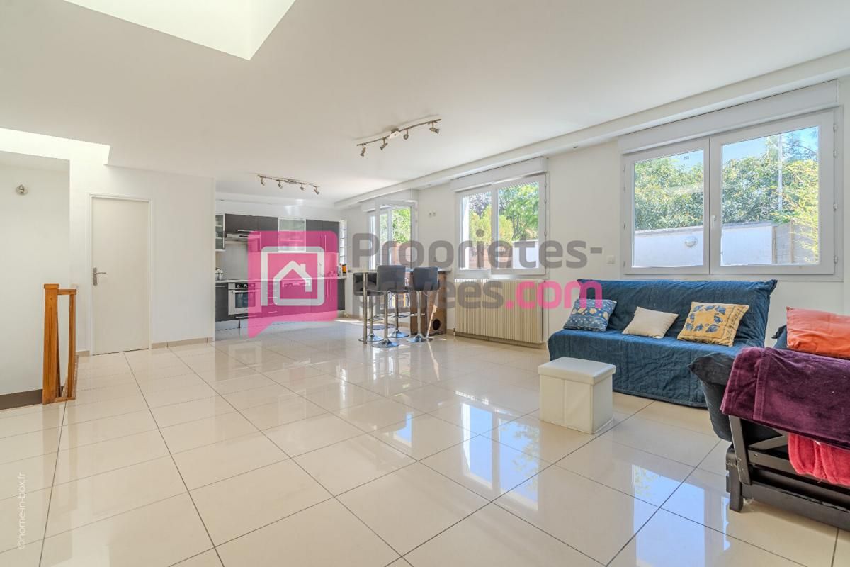 Grand Souplex 6/7 pièces 145 m2 , 3 chambres, jardin et parking double