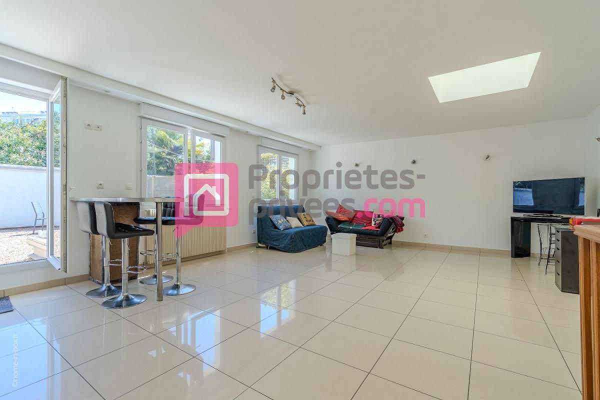 SAINT-MAUR-DES-FOSSES Grand Souplex 6/7 pièces 145 m2 , 3 chambres, jardin et parking double 2