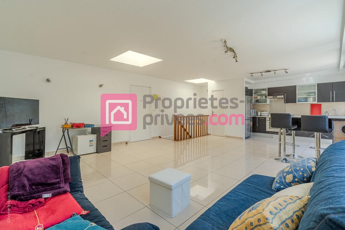 SAINT-MAUR-DES-FOSSES Grand Souplex 6/7 pièces 145 m2 , 3 chambres, jardin et parking double 3