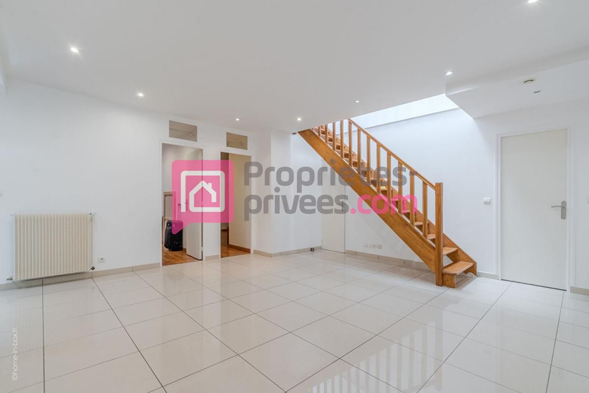 SAINT-MAUR-DES-FOSSES Grand Souplex 6/7 pièces 145 m2 , 3 chambres, jardin et parking double 4