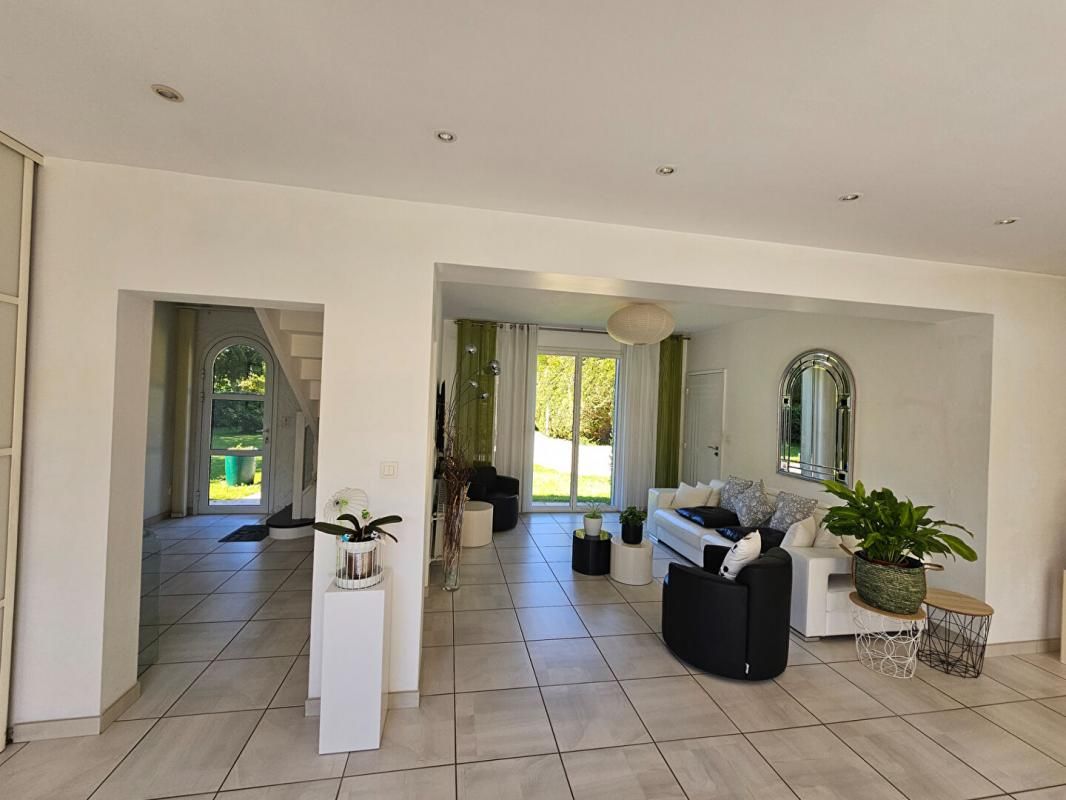 SAINT-NAZAIRE Maison Saint Nazaire 160 m2 + studio 25 m2 4