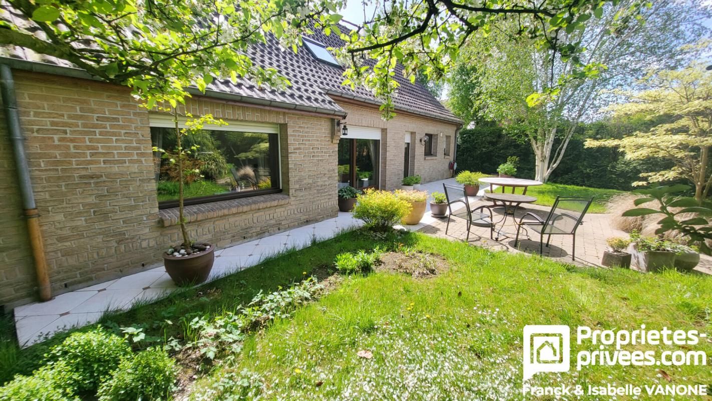 Maison traditionnelle individuelle - 5 chambres + bureau + garage + jardin - 185m²