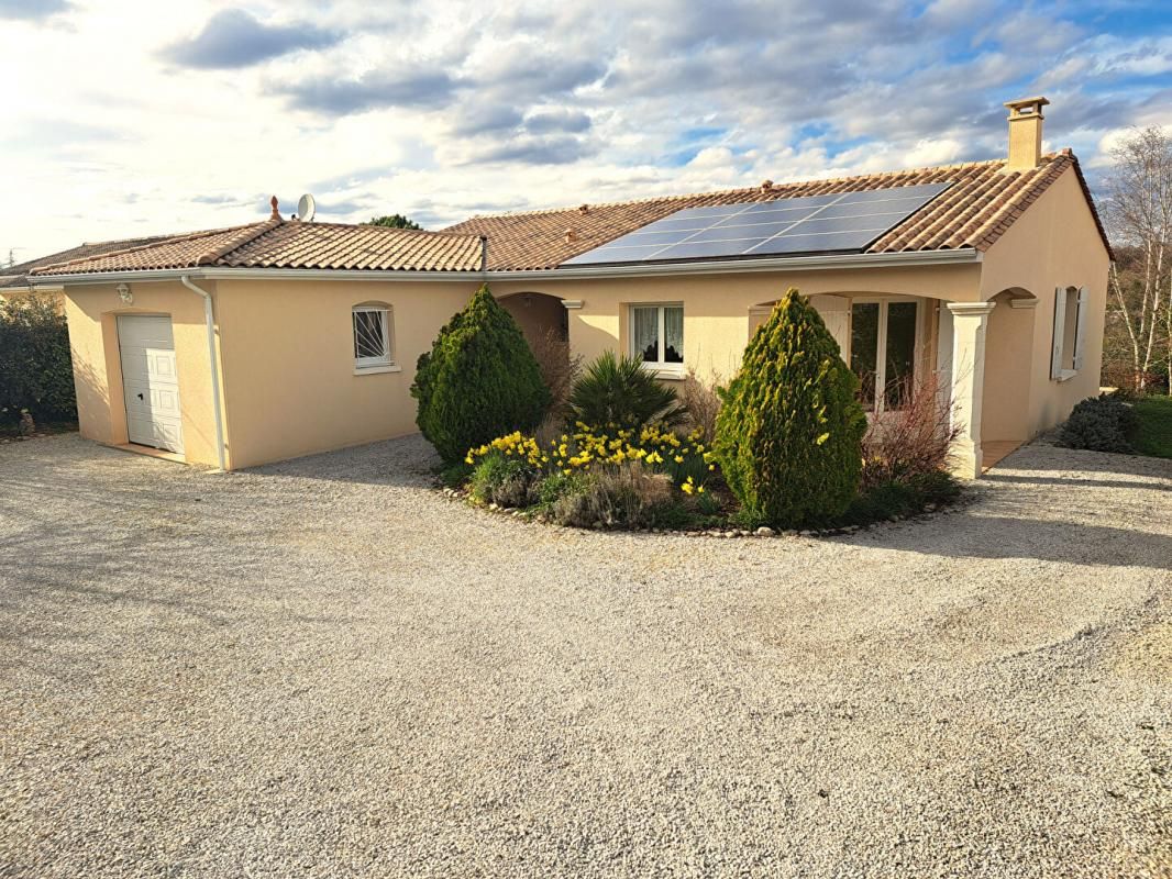 MORNAC Maison de plain-pied très bien entretenue 98 m2 2