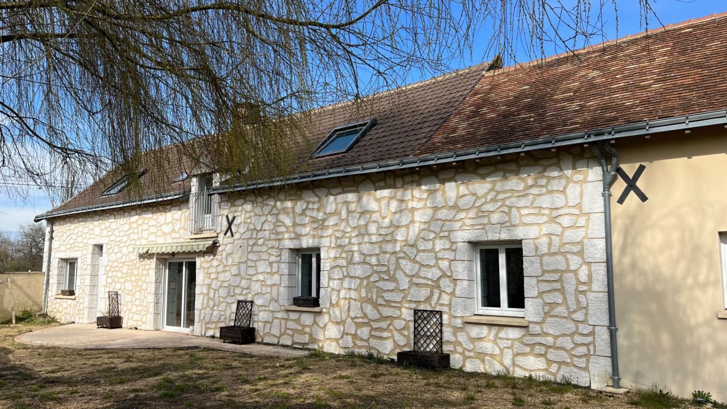 MAYET Longère Mayet 6 pièce(s) 169 m2 - 4 chambres - + de 6000 m² de terrain 2