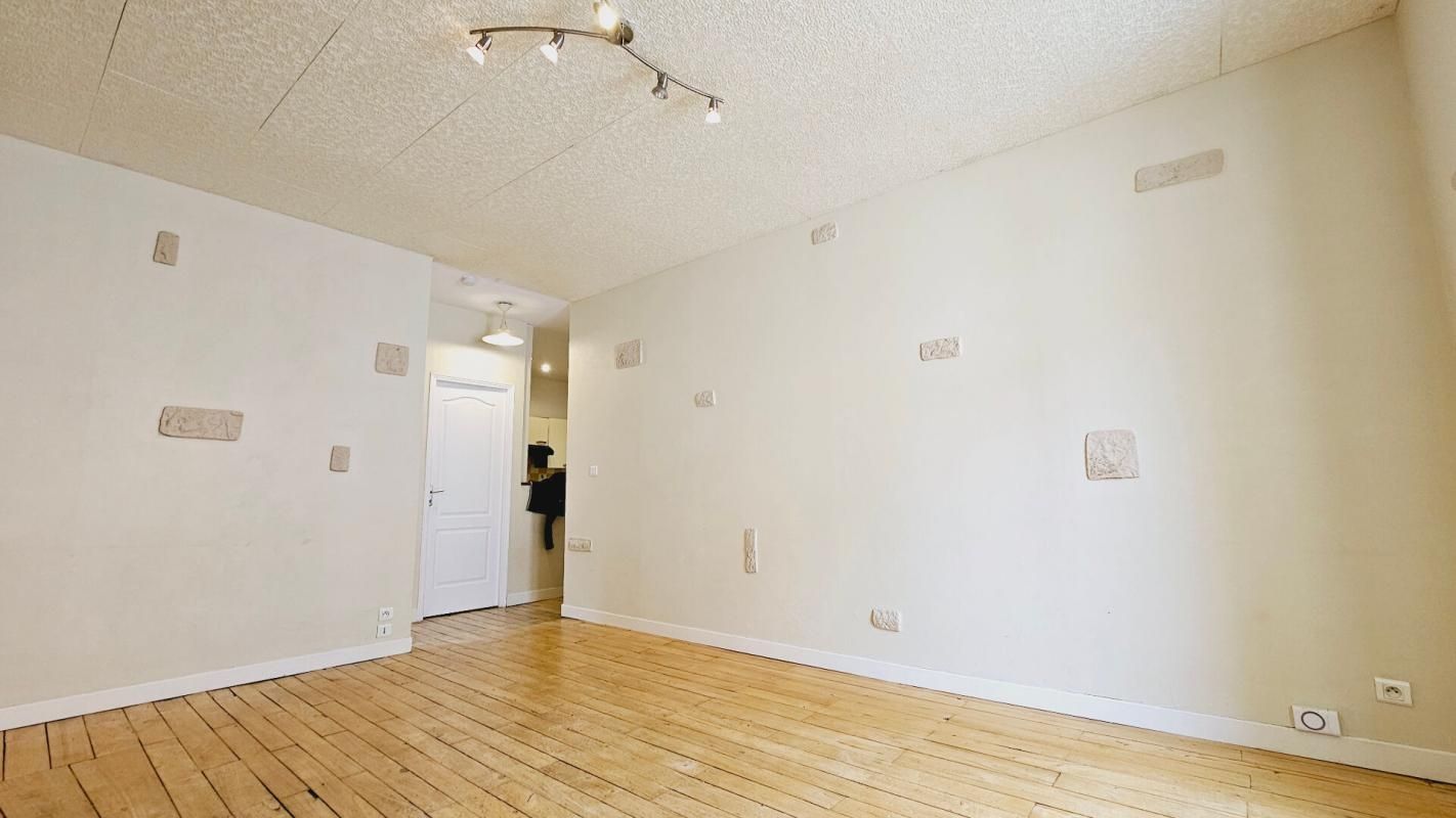 BOURGES BOURGES CENTRE APPARTEMENT 45.5 M² 2 PIECES 2