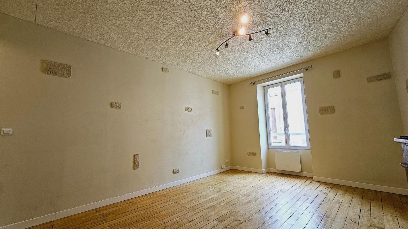 BOURGES BOURGES CENTRE APPARTEMENT 45.5 M² 2 PIECES 3