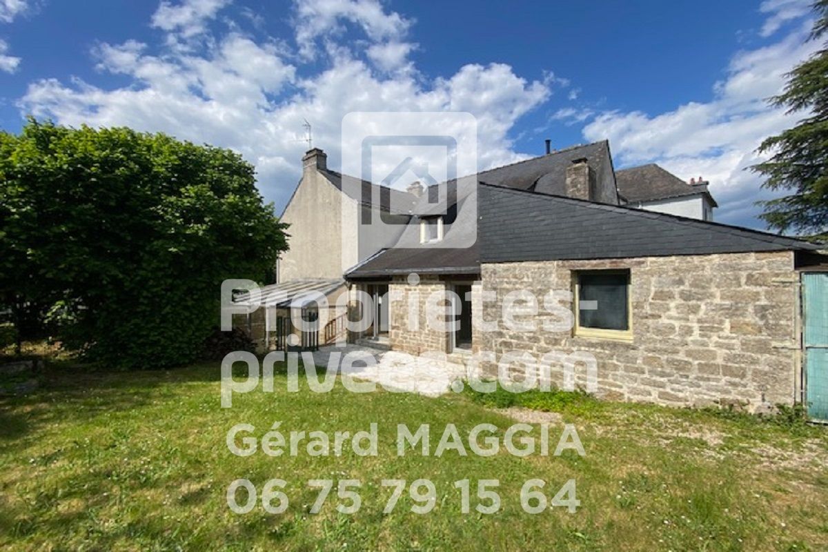 QUESTEMBERT Questembert Maison de ville 11 pièce(s) 220 m2 1