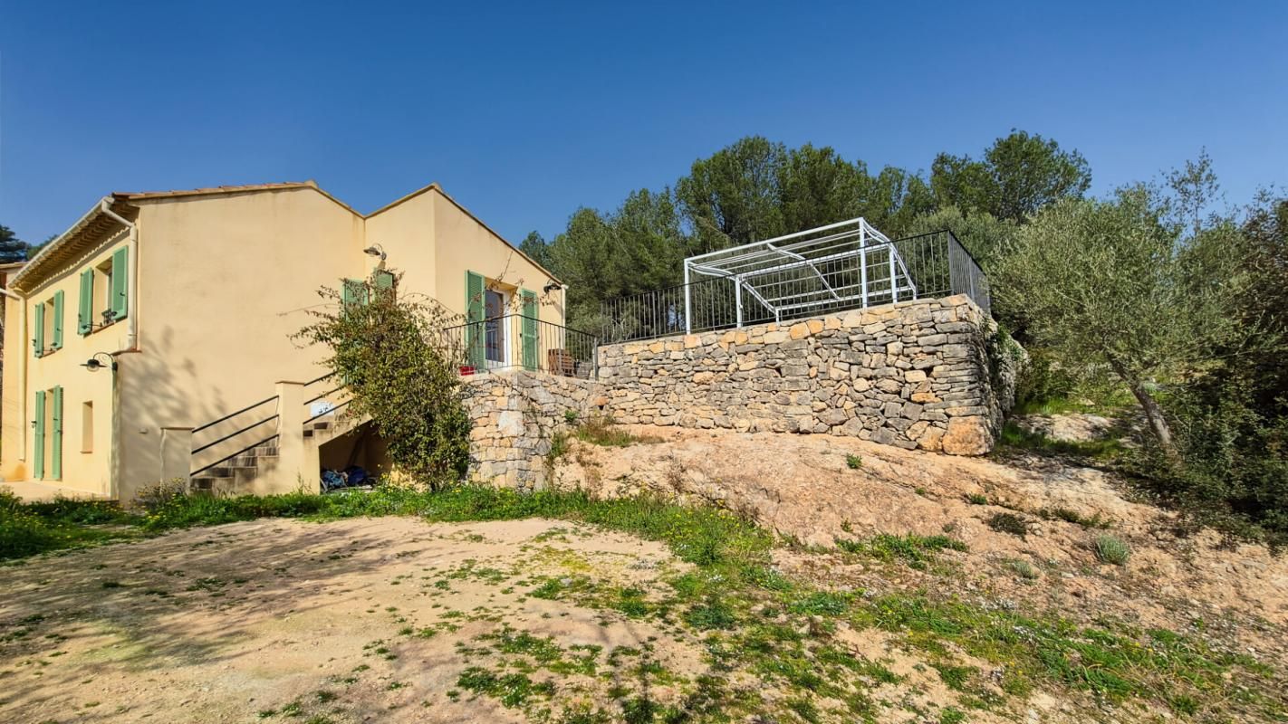 BANDOL Maison  BANDOL T4  127 m²  avec garages et dépendances   690 000 3