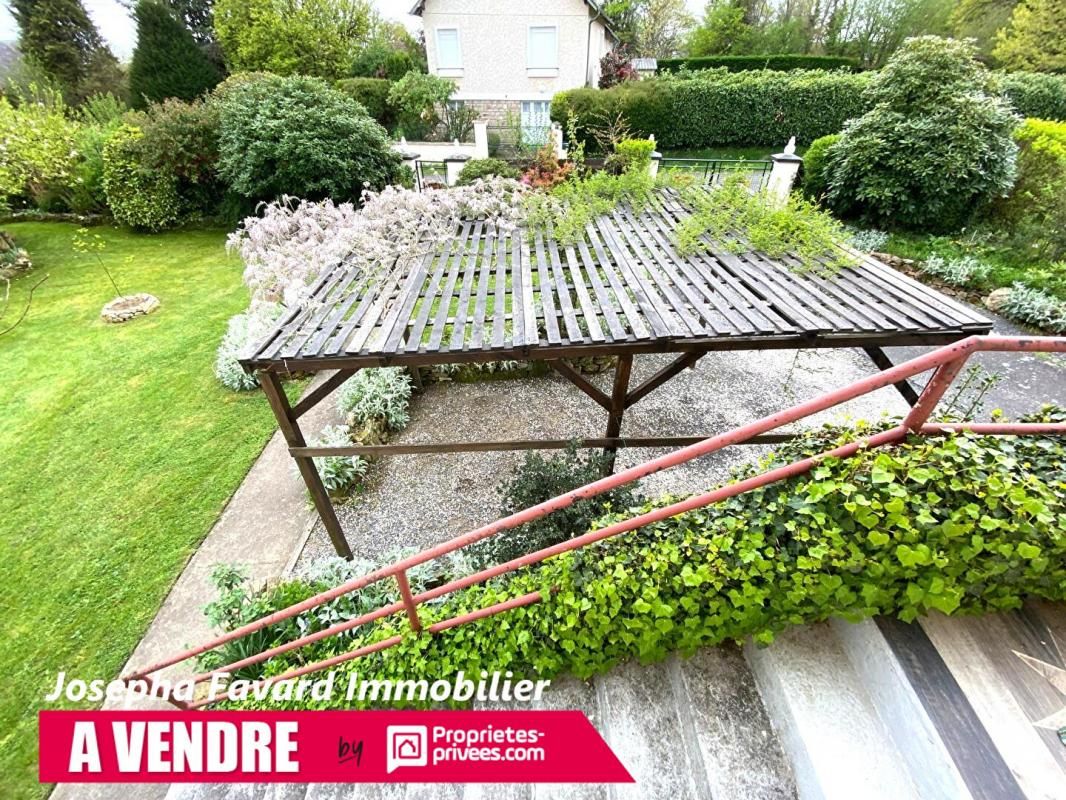 PEYRISSAC Maison 4 chambres -121 m² - Jardin 2500 m² - Garage 45 m² 4