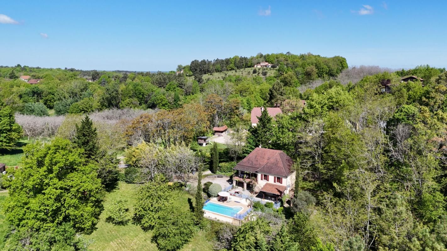 SAINT-ANDRE-D'ALLAS Maison avec piscine et magnifique vue sur la campagne 2