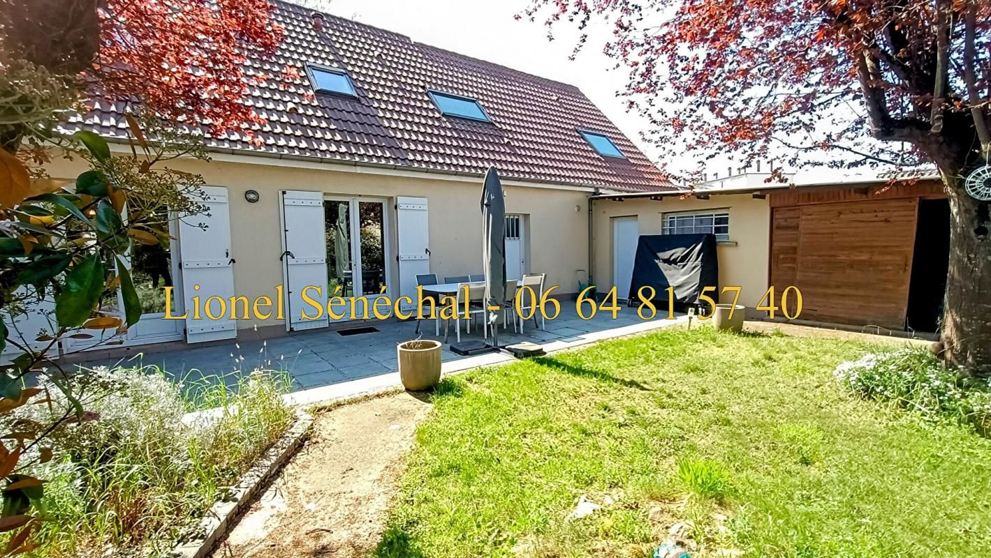 LE MANS Maison 11 pièces de 133 m2 habitables (160 m2 au sol) avec un superbe terrain extérieur de plus de 500 m2 3
